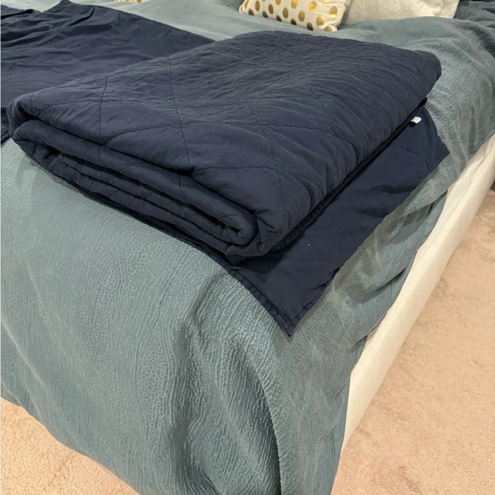 Serena and Lily King Size Navy Blue Quilted Bedding Set - Picture 3 of 9
